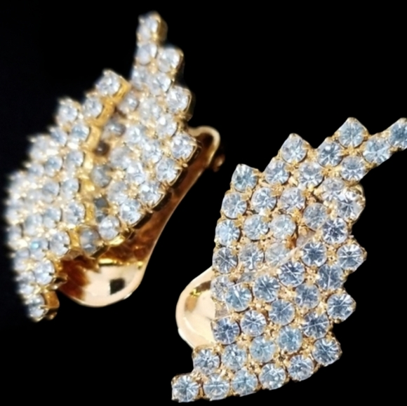 Vintage 1960s Special Occasion Rhinestone Goldtone Clip On Earrings - Picture 12 of 14